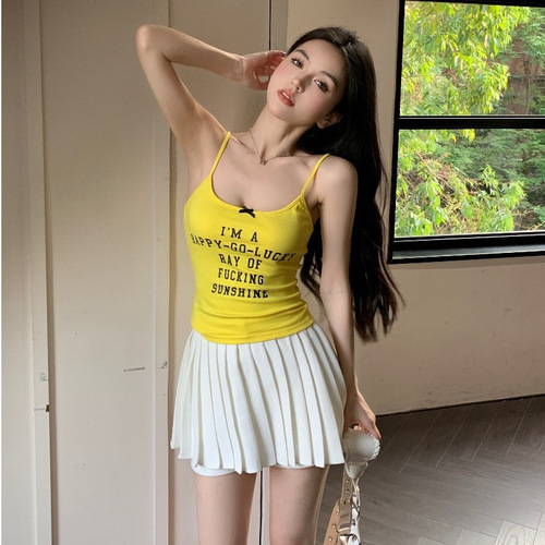 Sexy hot girl sleeveless camisole with chest pads, strappy design, slim-fit printed top—trendy for women's innerwear