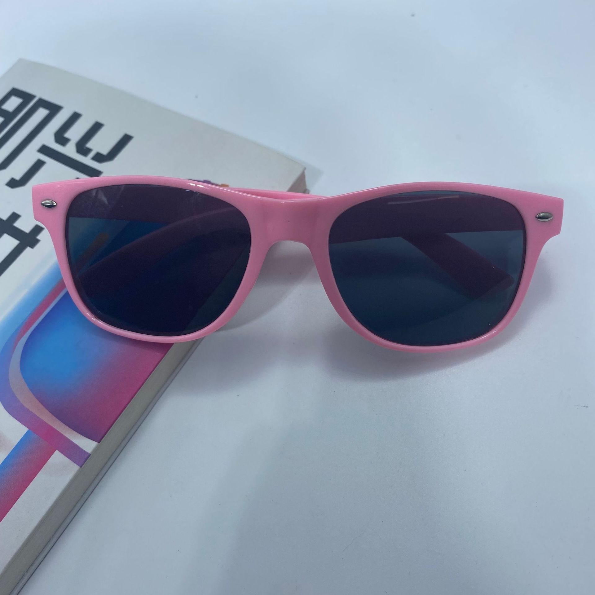 50g Weight Full Frame Glasses Structure Sunglasses Classification PC, UV400 Protection Lens Material Oval Frame Glasses Style Outdoor, Travel Occasion Rainbow Pattern Unisex Gender Hip-Hop, Streetwear Style Hip-Hop Streetwear Rainbow PC UV400 Protection Oval Frame Full Frame Women's Sunglasses 8