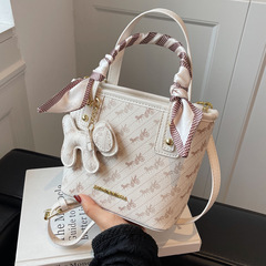 Small bag women's bag 2023 new summer fashion women's high-end texture niche messenger bag portable bucket bag