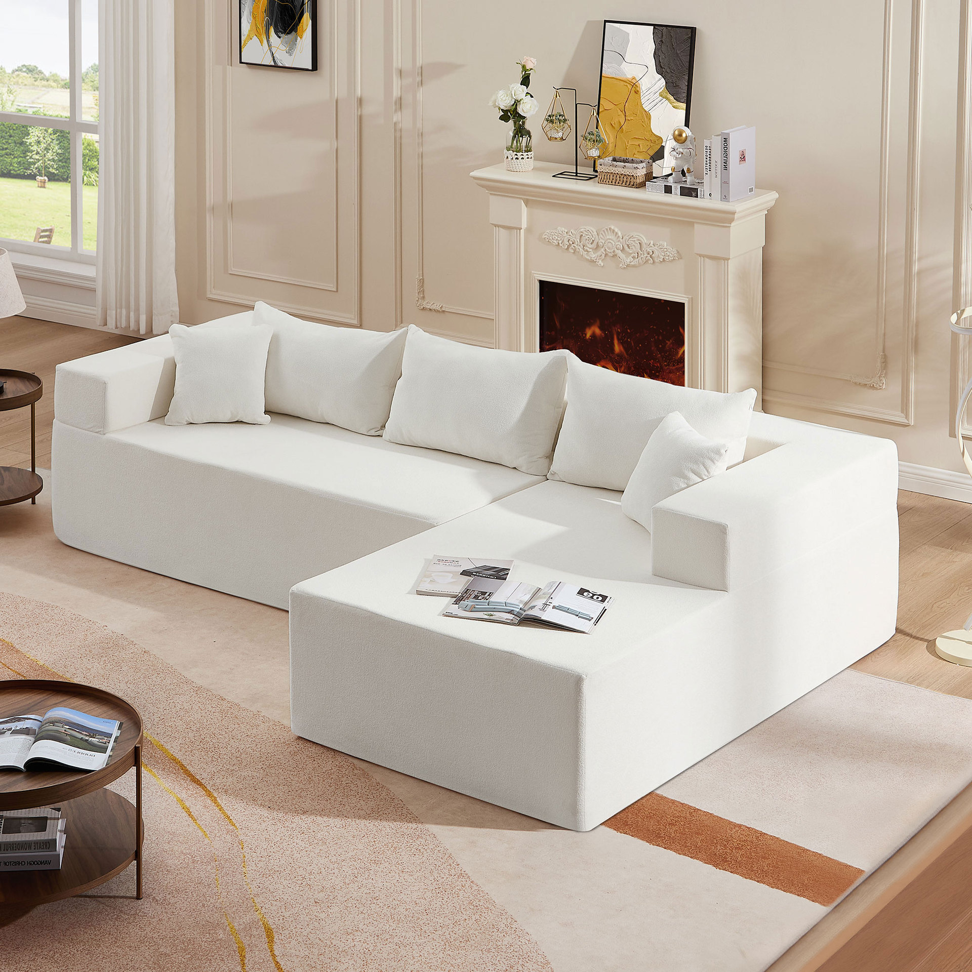 Art de arena minimalista para la sala de estar doméstica, suelo moderno y pequeño sofá de tela de casa simple