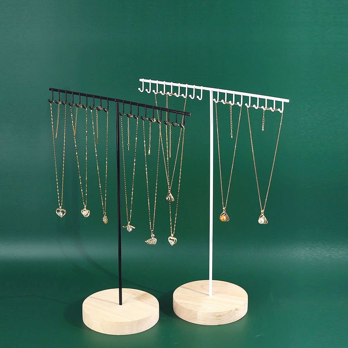 ��Լ���������ܼ���ë�������ɹҵ�׹���Ӱ�̯���е�����Ʒչʾ��