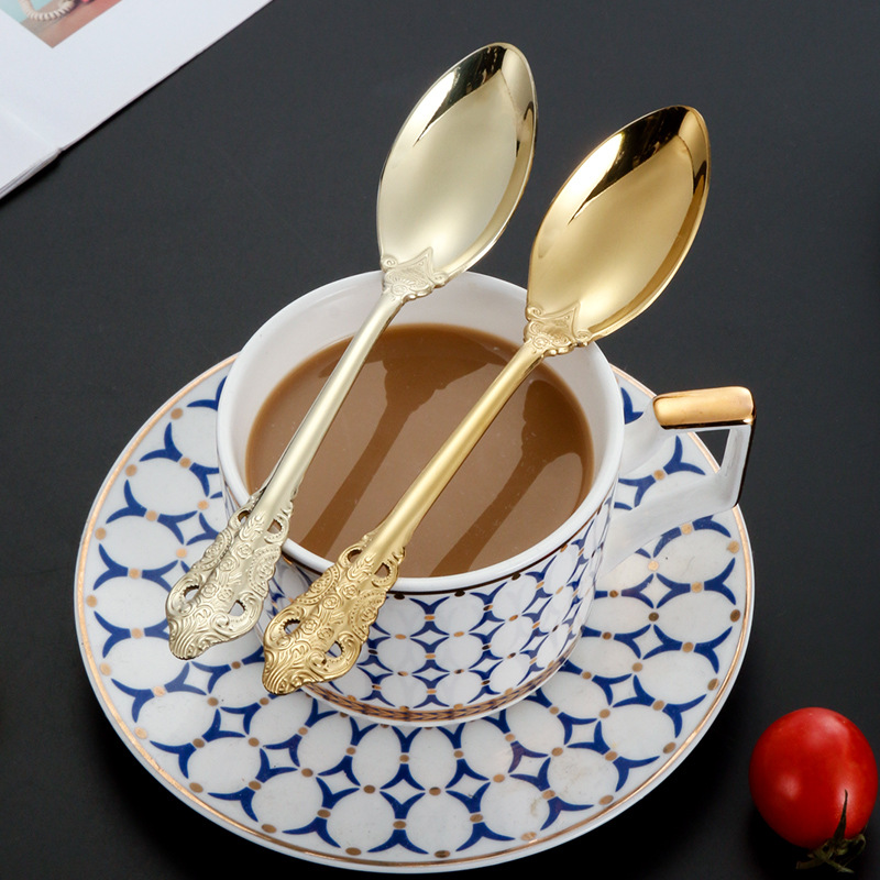 Corte cuchillo de acero inoxidable, tenedor y cuchara europeo retro alivio creativo occidental cuchillo de carne, tenedor y cuchara hotel vajilla traje