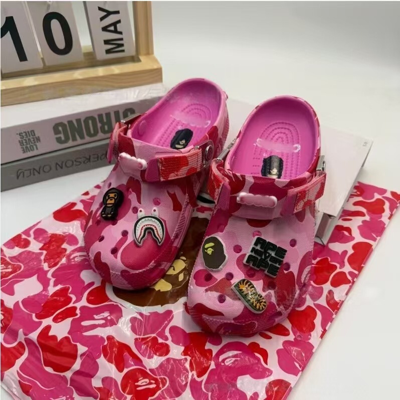 Cro Adult and Children's Parent-Child Camouflage Ape Head New Style Clogs Sandals Manufacturer Eva Non-Porous Cro Adult and Children's Parent-Child Camouflage Ape Head New Style Clogs Sandals Manufacturer Eva Non-Porous