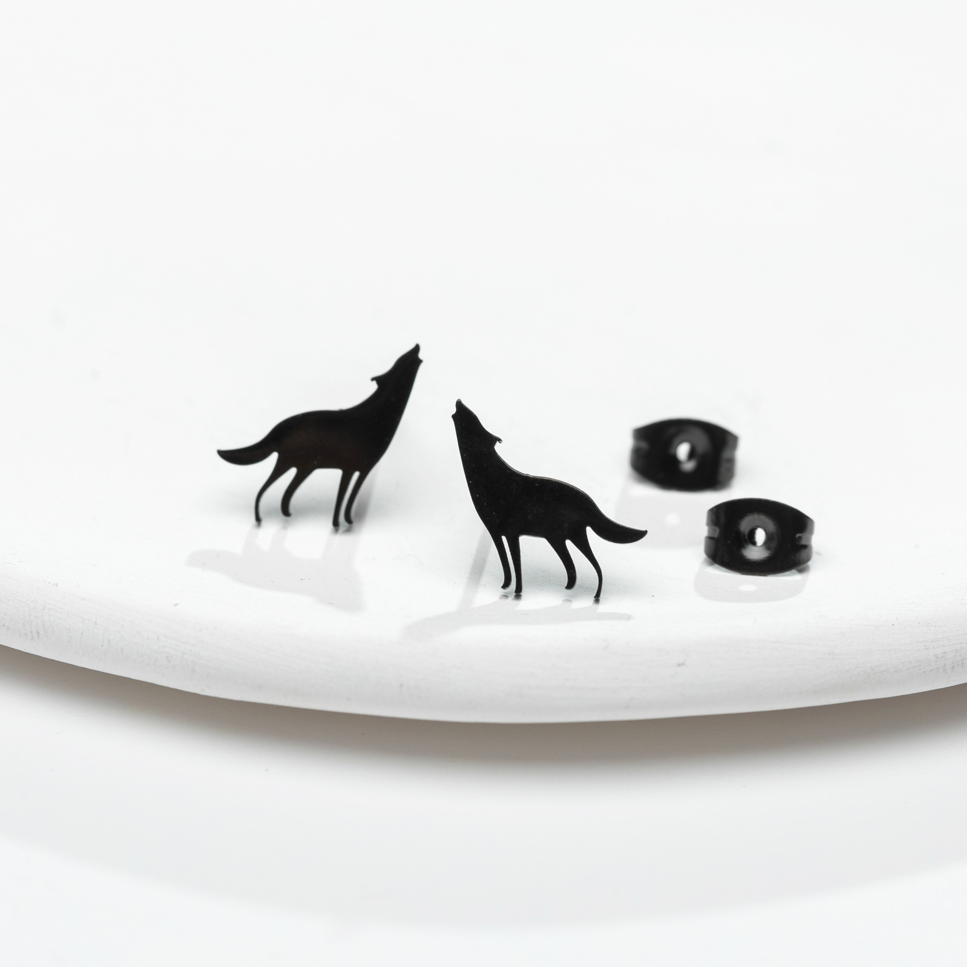 Cute Wolf Titanium Steel Ear Studs Plating No Inlaid Stainless Steel Earrings display picture 7