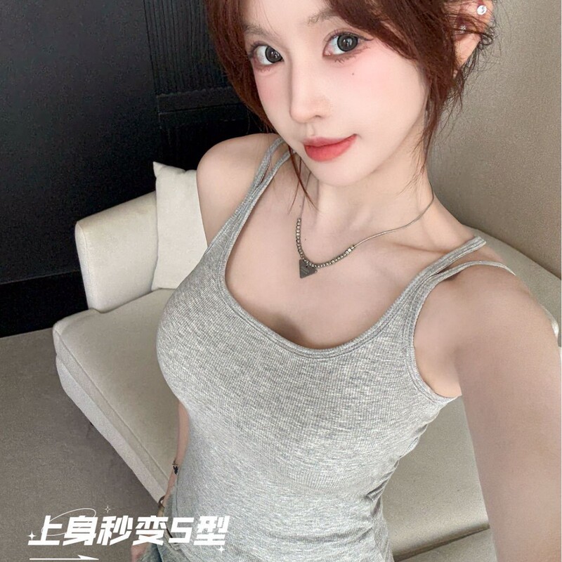 Summer Hot Girl Style Backless Black Camisole with a Stylish Cross-Back Design, Sleeveless, with Chest Pads, Black Slim-Fit Top for Women