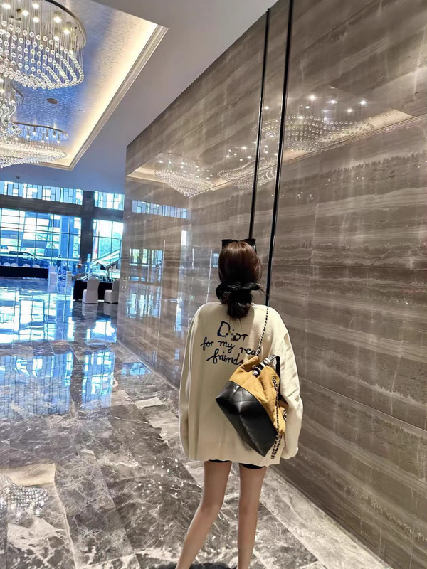 High-End Version of D Brand's 25 Early Autumn New Signature Letter Embroidery Knit Sweater, Basic Versatile Knit Cardigan High-End Version of D Brand's 25 Early Autumn New Signature Letter Embroidery Knit Sweater, Basic Versatile Knit Cardigan