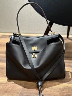 Capacious shoulder bag, one-shoulder bag, genuine leather