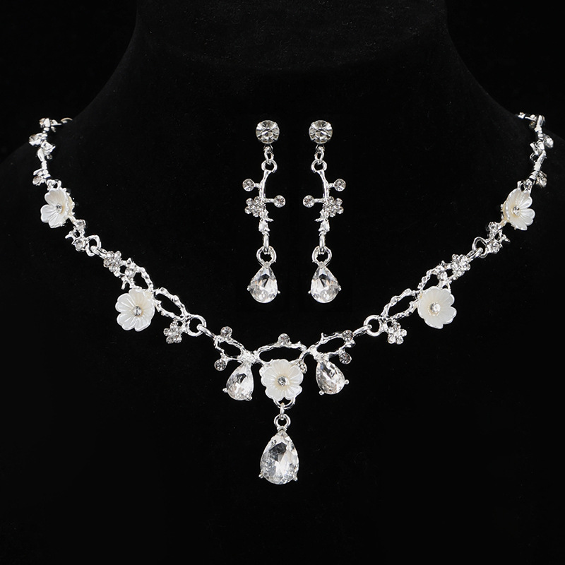 Silver base + white diamond