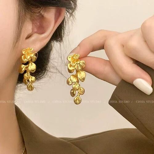 S925 Silver Needles Exquisite Sparkling CZ Earrings for Women, Light Luxury, Elegant, High-End, Versatile Stud Earrings