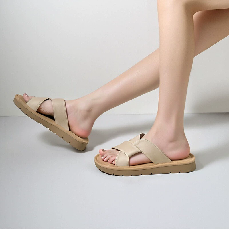 Женские тапочки на мягкой подошве для летней верхней одежды. Новые ретро-туфли Birkenstock на толстой подошве 2025 года для женских пляжных сандалий для отдыха на море.