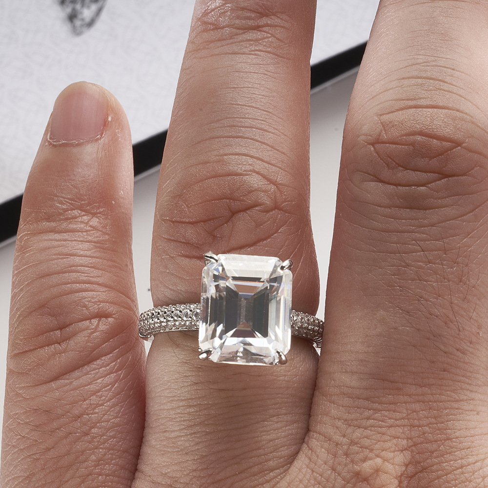 Anillo de compromiso de plata esterlina de 8 quilates de gran tamaño, color D, VVS con certificado