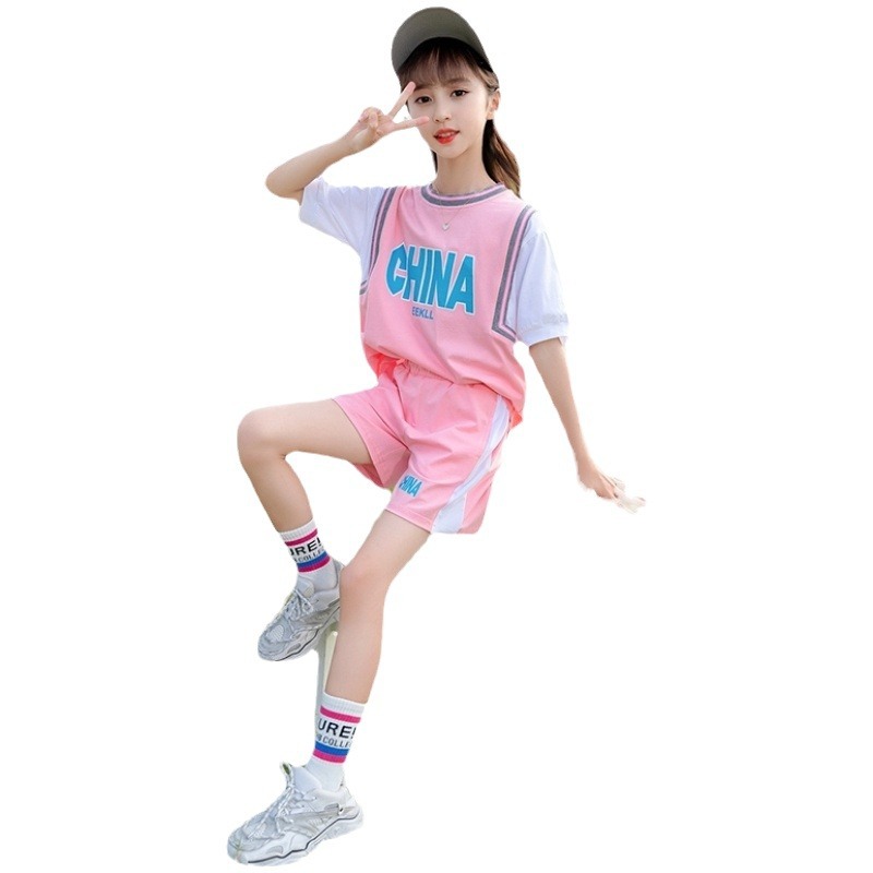 Traje de verano para niñas 2024 nueva moda estilo occidental medio y grandes niños sueltos deportes casuales manga corta de dos piezas delgadas