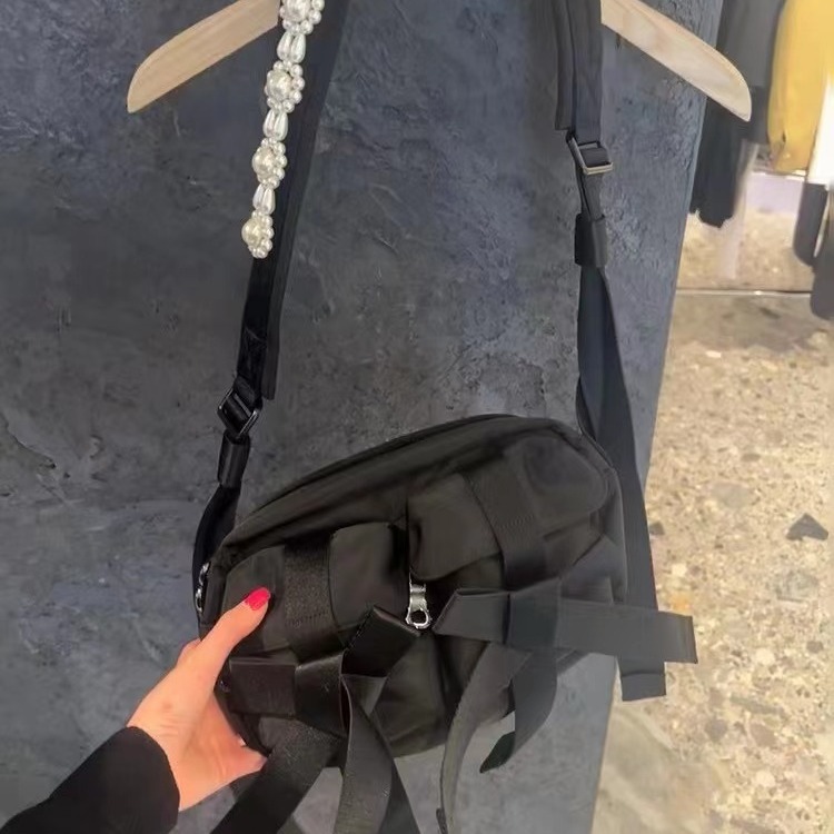 2023 Autumn New Casual Trendy Cool Sweet Jubilee Spicy Girl Pearl Bow Single Cross Shoulder Bag Multi Pocket Female_voghion.com