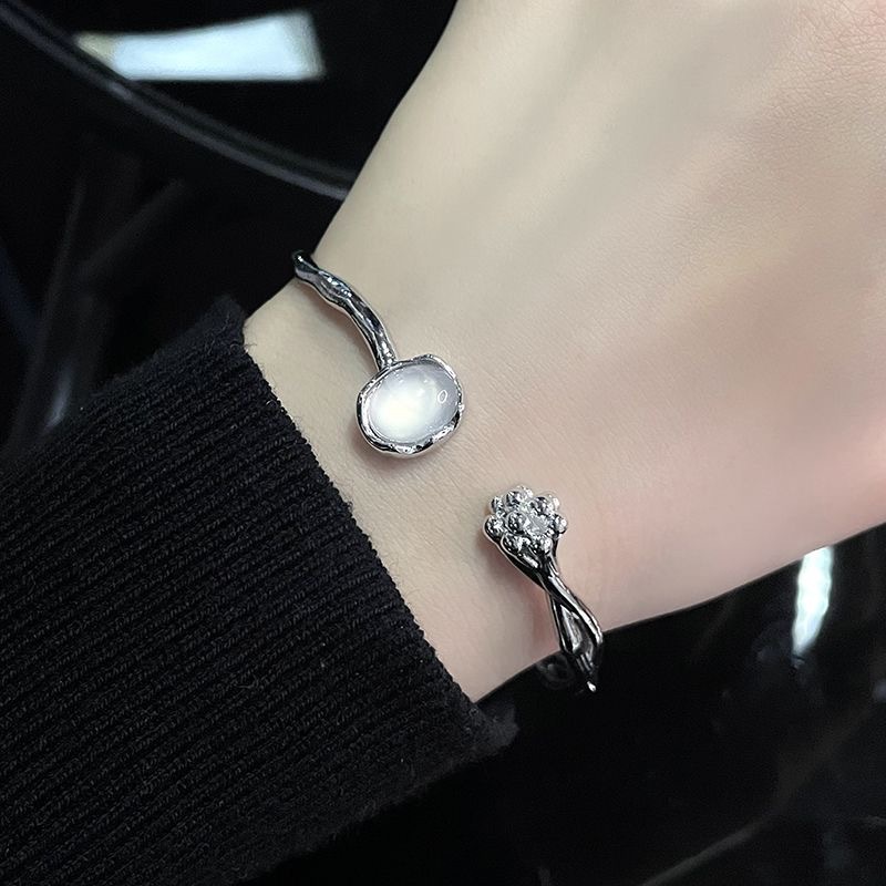 Alloy Material Casual Simple Style Oval Alloy Plating Inlay Artificial Gemstones Women's Rings Bracelets