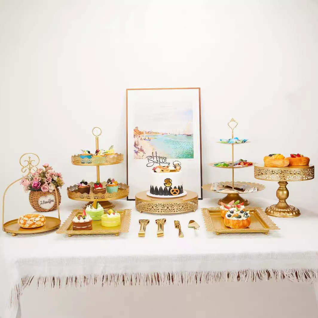 Estante de pastel de hierro forjado para bodas Estante de exhibición de pastel enano de secundaria Mesa de postre de boda Estante de pastel Accesorios Juego de soporte de pastel