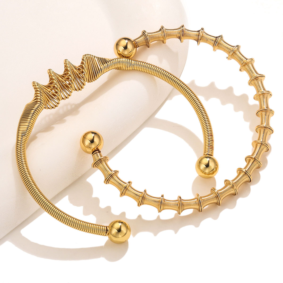 Pulsera bohemia de acero inoxidable de estilo europeo y americano ins pulsera ajustable de resorte de acero de titanio pulsera tejida femenina