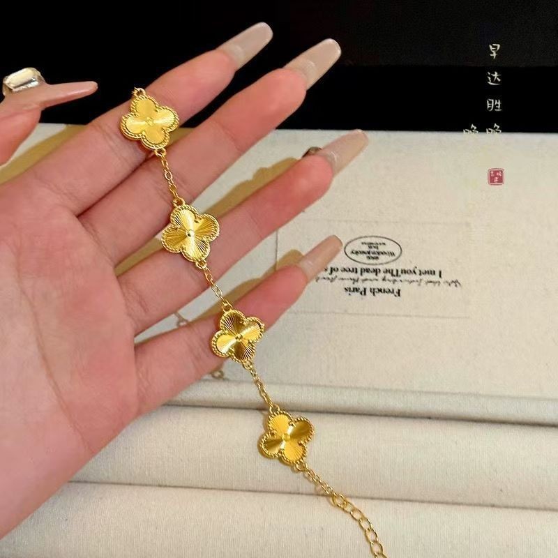 Good Luck Always Accompanies Lucky Four-Leaf Clover Flower Elegant Women's Adjustable Bracelet Accessible Luxury High-End Exquisite Hand Jewelry New Style