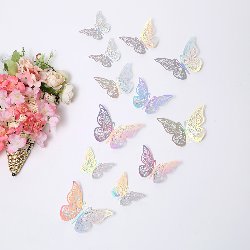 La mariposa a muestra 12 colores