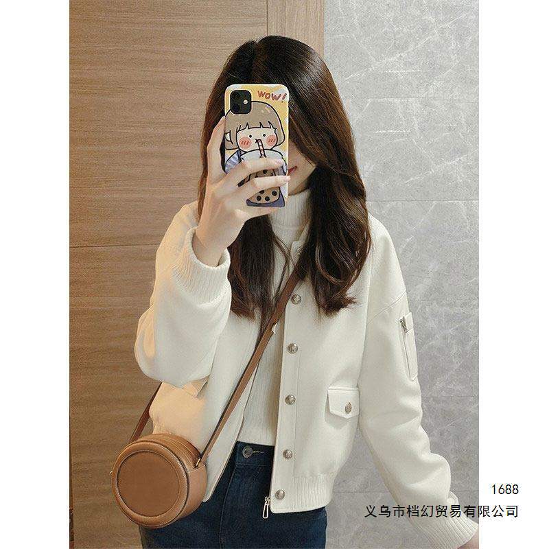 Super pretty stand-up collar baseball jacket for women, new autumn/winter style, versatile, slimming, and gentle.