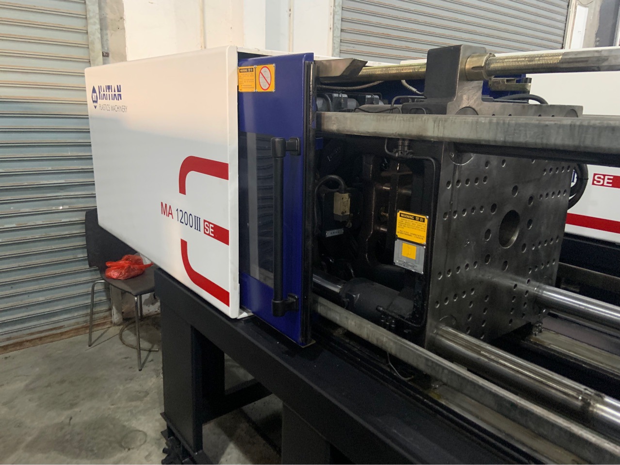 海天注塑机，海天三代128吨注塑机 9成新原装伺服电机