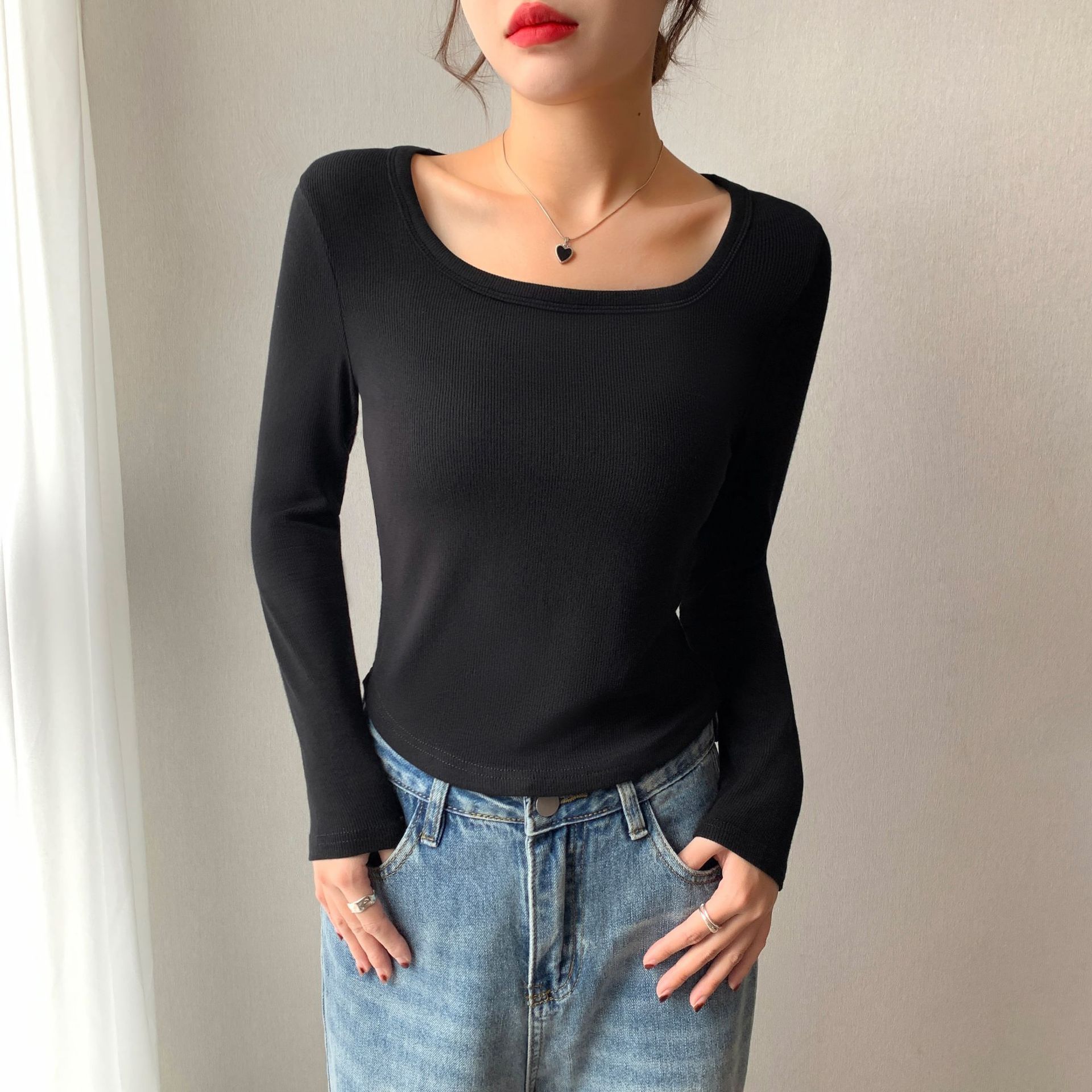 스퀘어 칼라 바토밍 셔츠 여성의 2024 년 가을과 겨울 새로운 화이트 솔리드 컬러 우아한 올 매치 곡선 바닥 바닥 상단