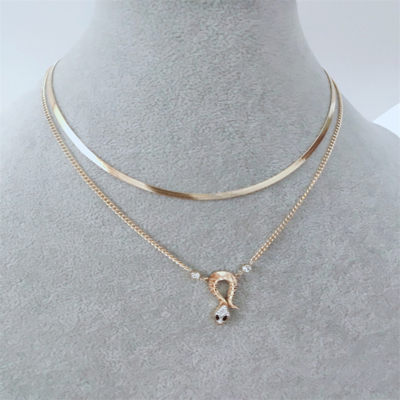 Fashion Inlay Diamond Snake Pendant Titanium Steel 18k Gold Plating Clavicle Chain display picture 3