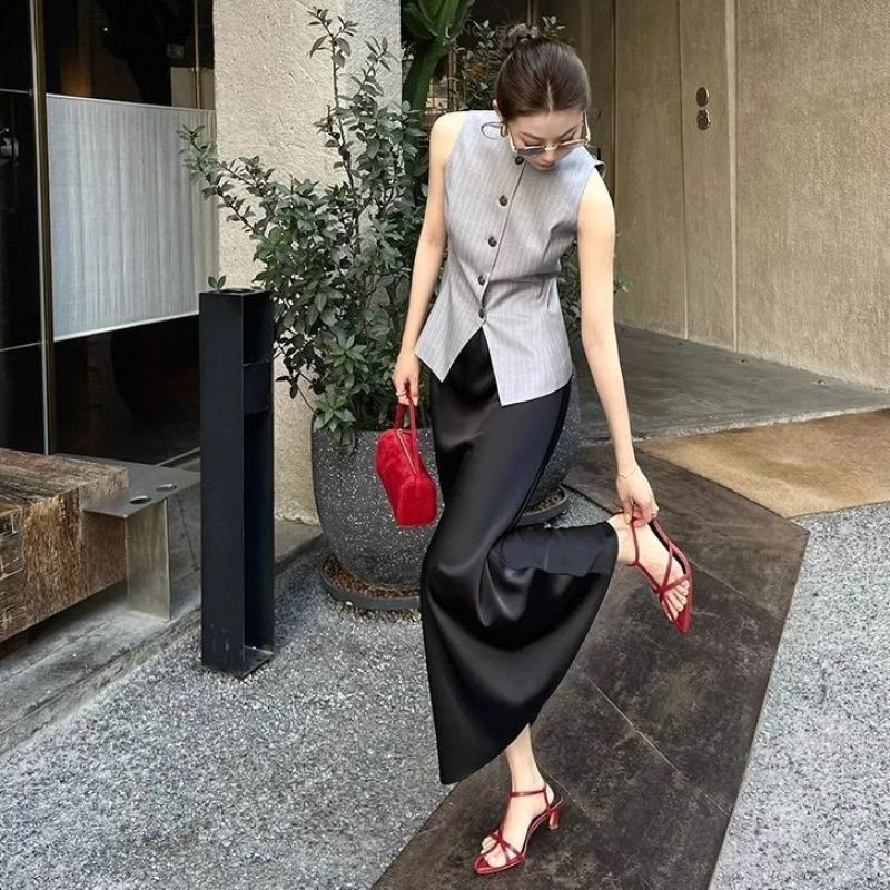 Light Luxury, High-End, Sophisticated, and Elegant Commuter Style Gray Vest and Versatile Skirt Set A5325