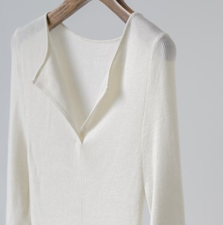 MZOMXL優しい風の上着春秋の新型の優雅な百合の怠惰な風のデザイン感のシンプルなニットの女性の上着