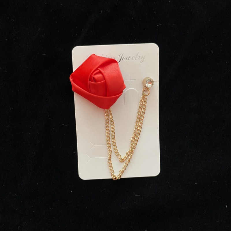 Broche de flor de rosa en tela para hombre con borlas boda_voghion.com