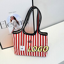 �羳���e�������l�y�����߼����ճ�ͨ�ڷ����μ���nϵ���ذ�Ů��