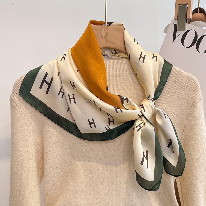 Primavera pequeña bufandas de seda ~ primavera y verano fresca sensación de reducción de la edad de las niñas coreanas pequeñas bufandas de seda de lujo ligero mujeres versátiles