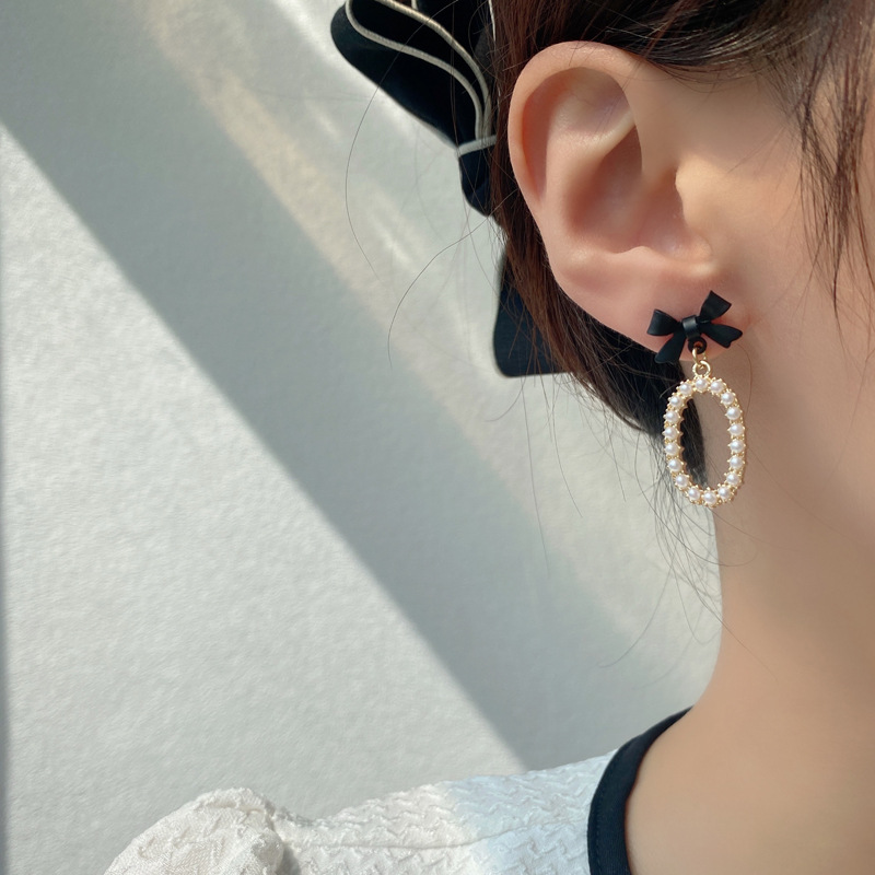 S925 Silver Needle Japan Und Südkorea Ins Wind Bowknot Perlen Ovale Ohrringe Mode Und Elegante Damen Ohrringe H4130 display picture 10