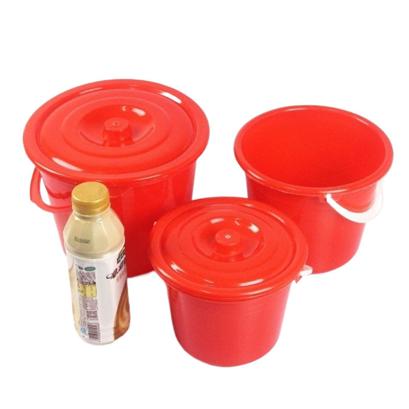 Handheld plastic red bucket for home use for elementary school students