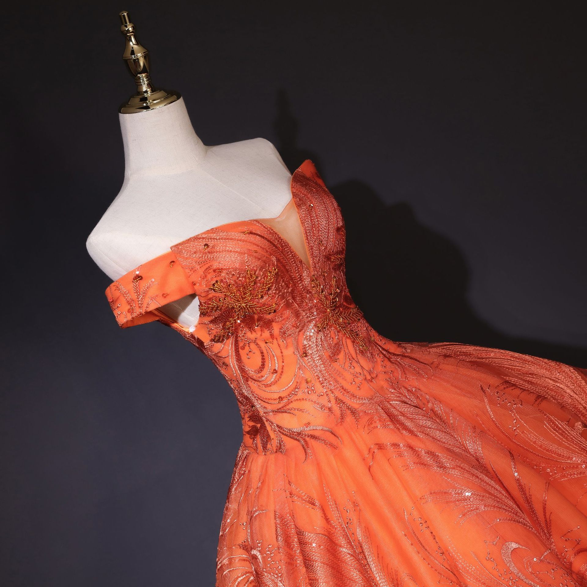 Damenbekleidung Farbiges Garn 2024 Braut Solo Kunst Prüfung Bühnenauftritt Puffrock Eine Schulter Schlankes Bankettkleid Versorgung_voghion.com