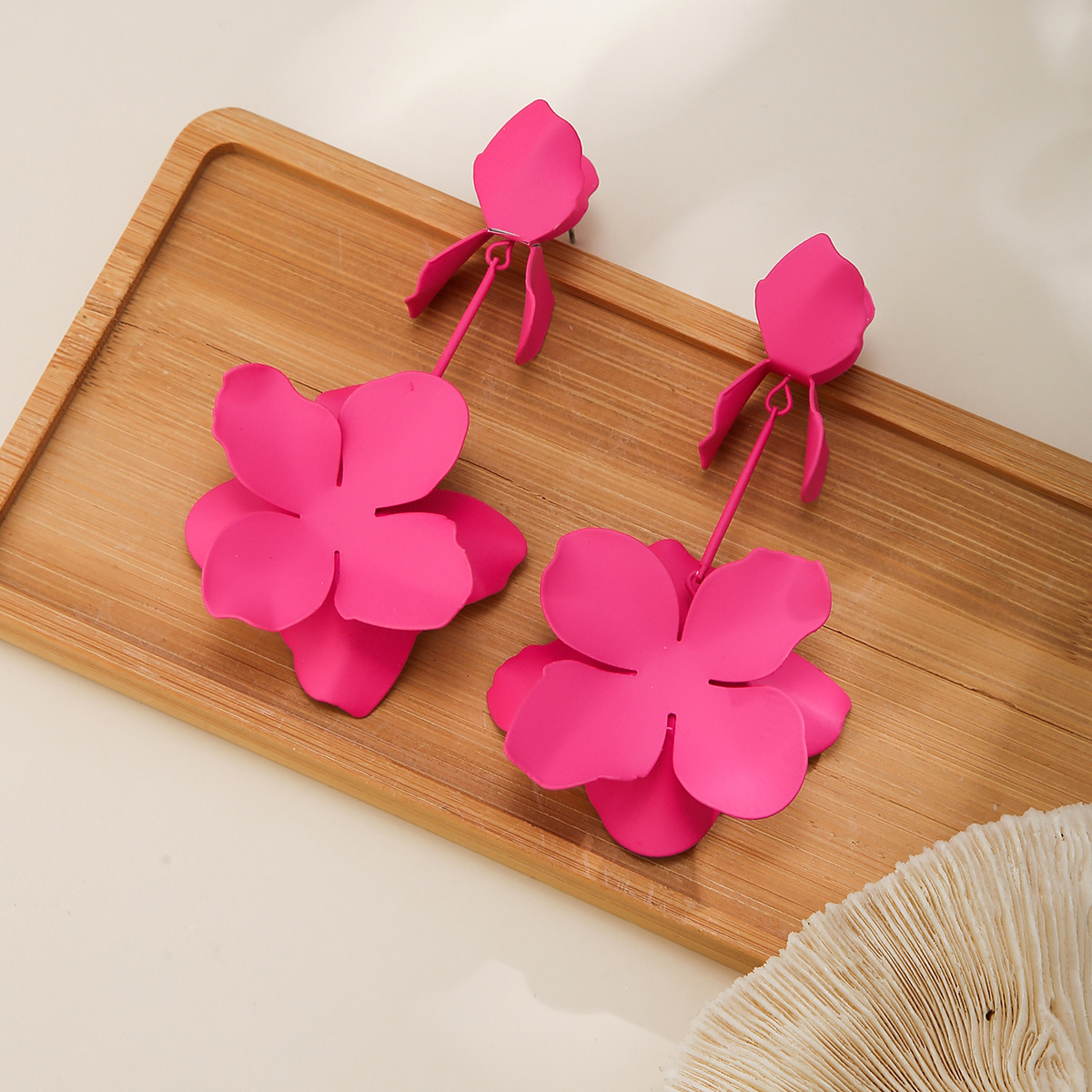 1 Pair IG Style Sweet Flower Spray Paint Stoving Varnish Iron Drop Earrings display picture 30