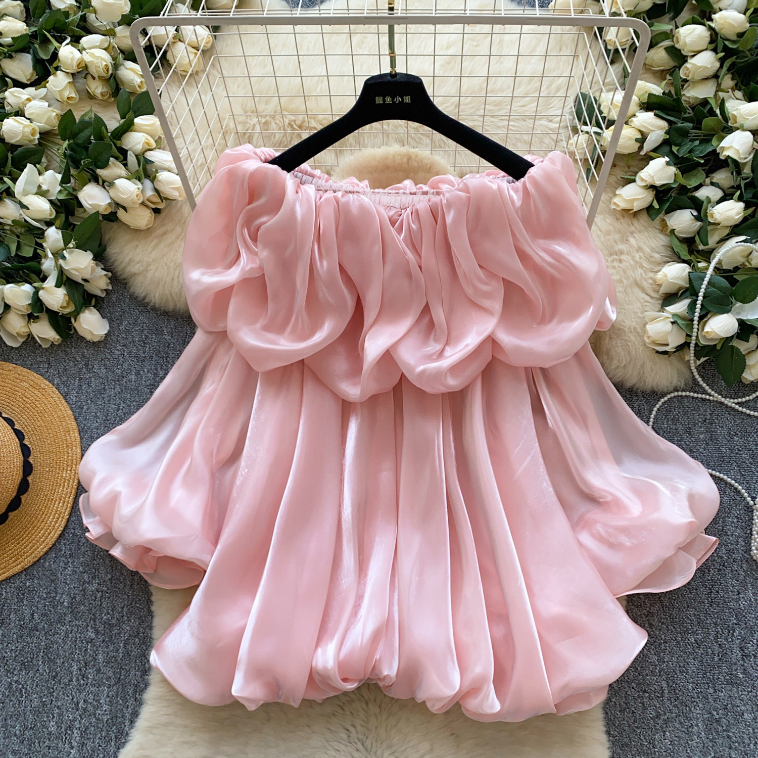 Camicia donna rosa spalle scoperte volant maniche a lanterna_voghion.com