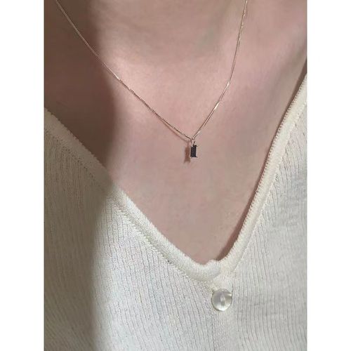 Rectangular black diamond necklace fashionable simple and versatile starry sky pendant collarbone chain