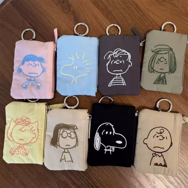 Japanese-style cartoon dog Charlie embroidered key pouch with hook, cute coin and card holder, hangable storage bag