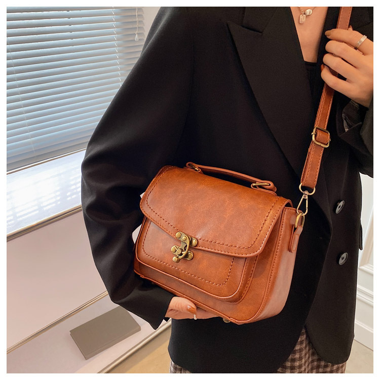 2024 neue kleine quadratische Tasche Retro-Stil Handtasche PU-Leder Retro Lock Schnalle beliebte Mode vielseitige Damentasche minimalistische kleine Tasche_voghion.com