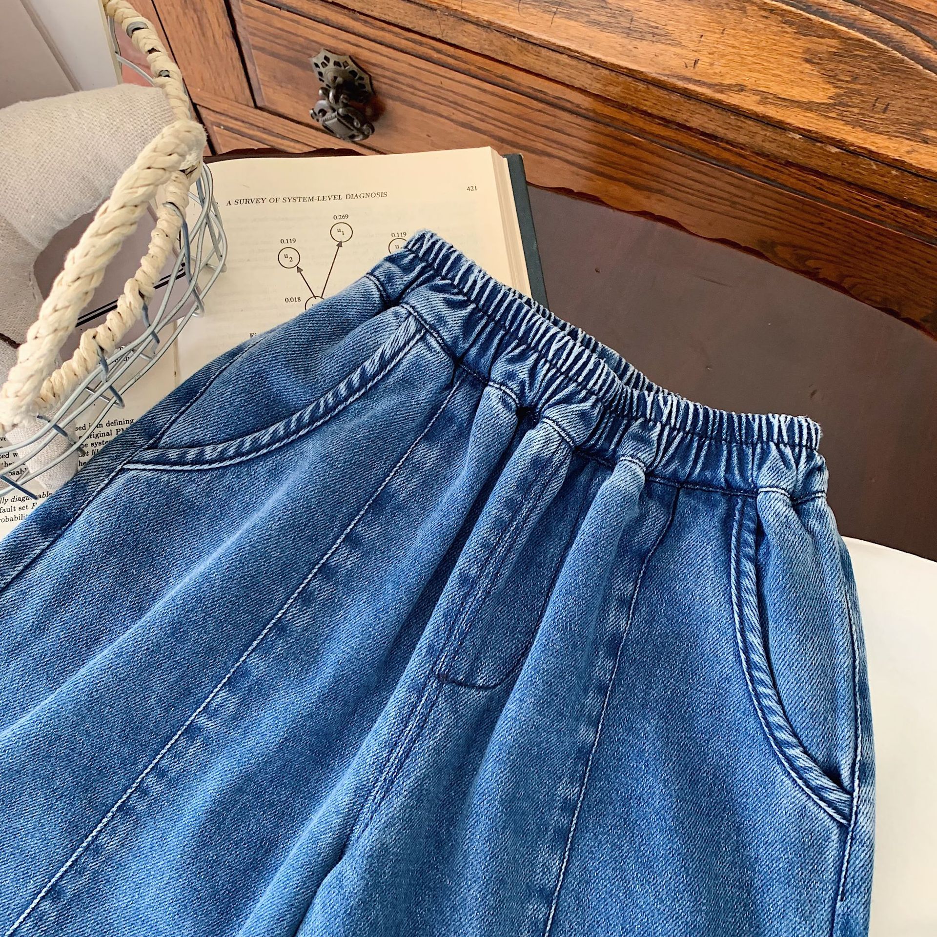 Blugi pentru copii, colecția 2024, versiunea coreeană, eleganți și versatili, cool și la modă pentru copii. Ținută frumoasă pentru bebeluși._voghion.com