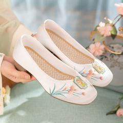 新しい春の夏の尖ったチャイナドレスの靴の古い北京刺繍の布の靴の柔らかい底の柔らかい顔の仙気の優雅な靴の605-22
