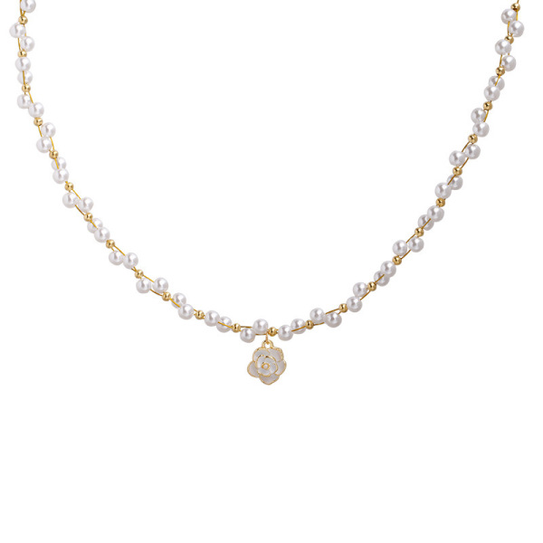 Brand necklace from pearl