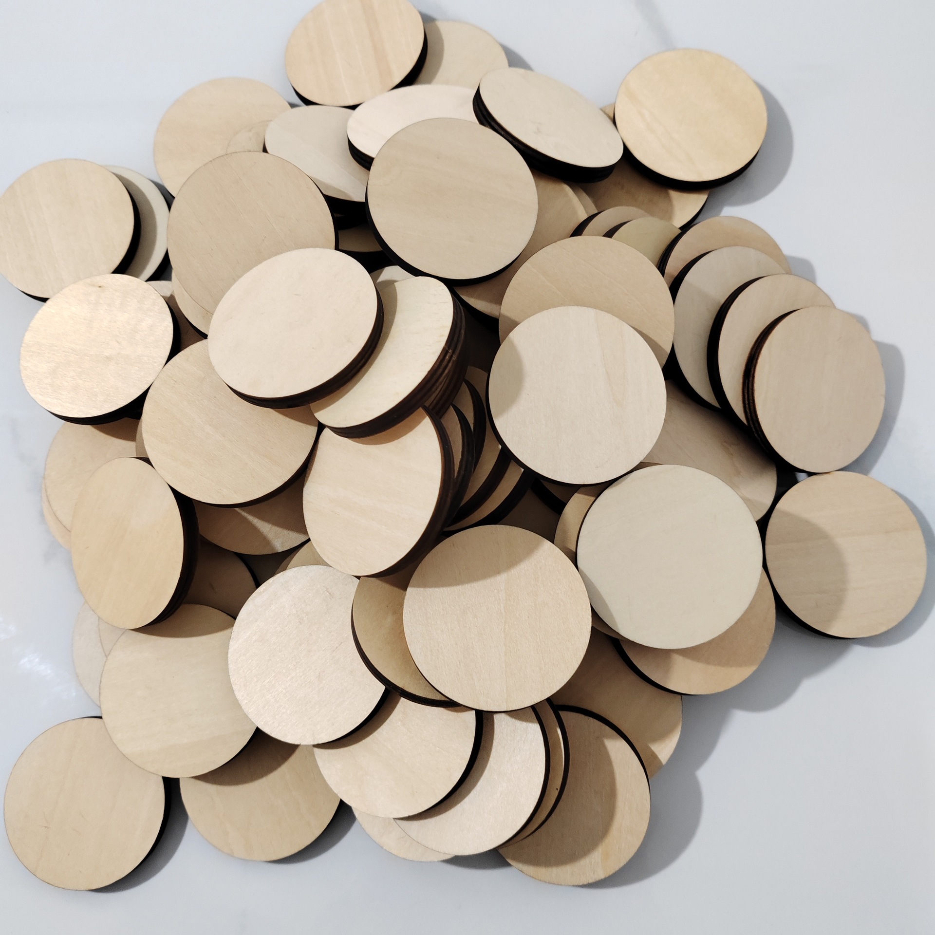 亚马孙爆款DIY圆形木片木质挂件激光切割圆片圣诞节手工绘画装饰