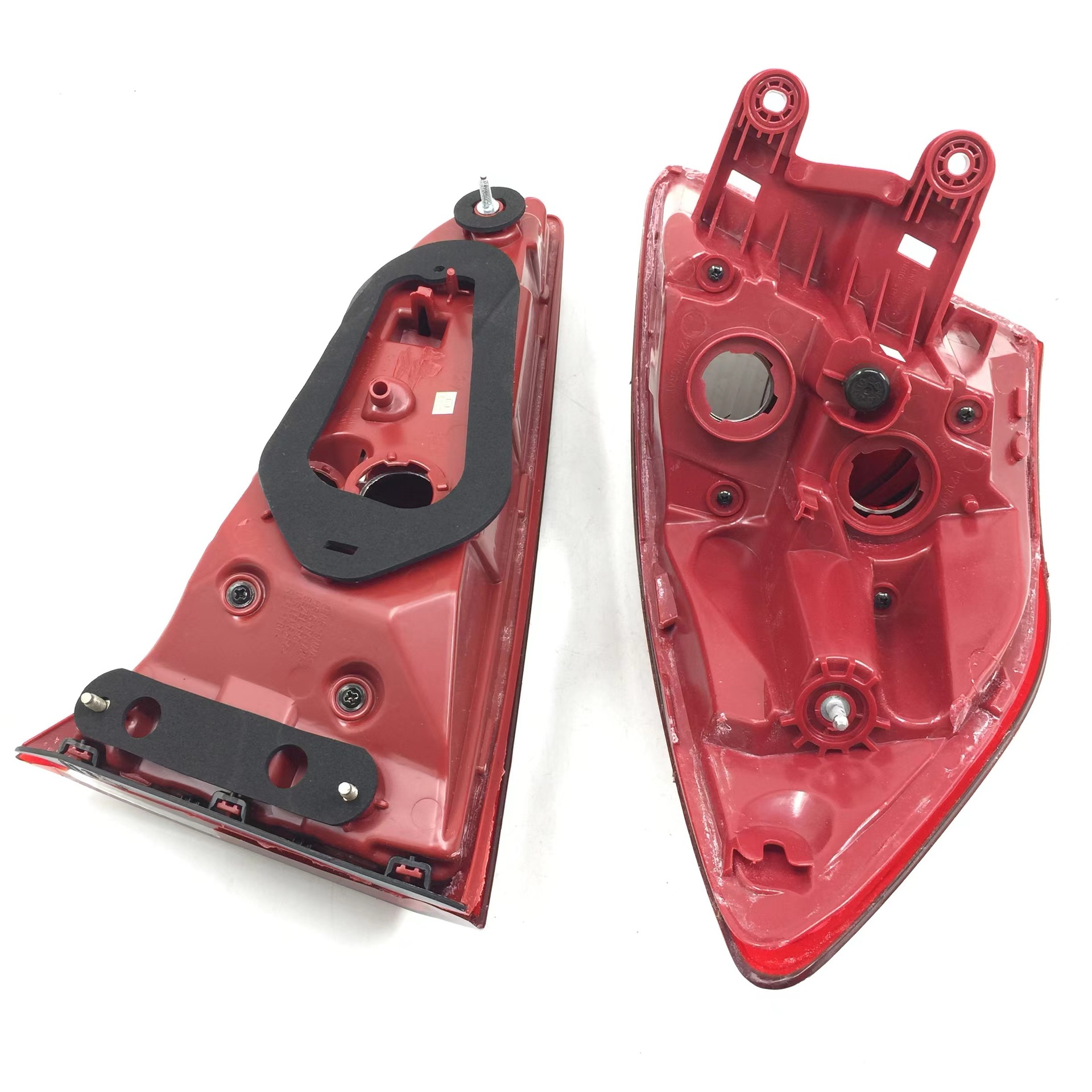 Applicable to 15-18 Beijing Hyundai Tucson rear taillight semi-assembly anti-collision taillight car reversing brake light