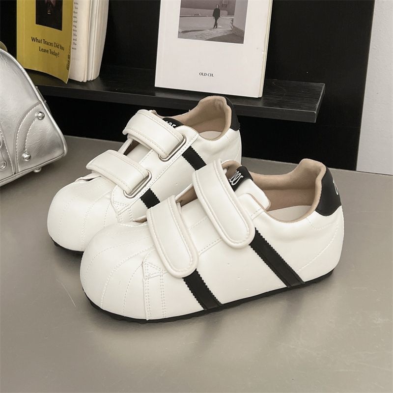 2026 primavera y otoño cabeza grande velcro grueso suela pequeña zapatos blancos nicho de mujer universal zapatos casuales resistentes al desgaste tendencia de verano