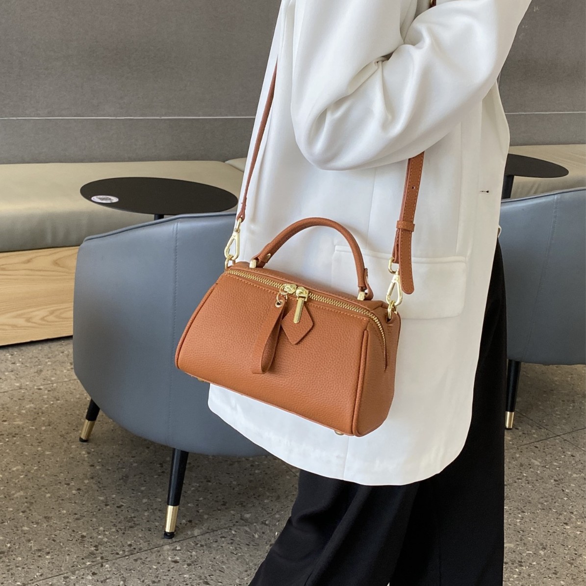 Genuine Leather Elegant Women's Bag 2025 New Retro Simple Classic Boston Handbag Cowhide Crossbody Shoulder Bag - Thumbnail 2