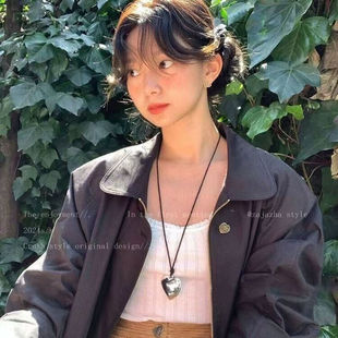 Fever with black leather three-dimensional big love necklace simple temperament Joker high sense sweater chain wholesale