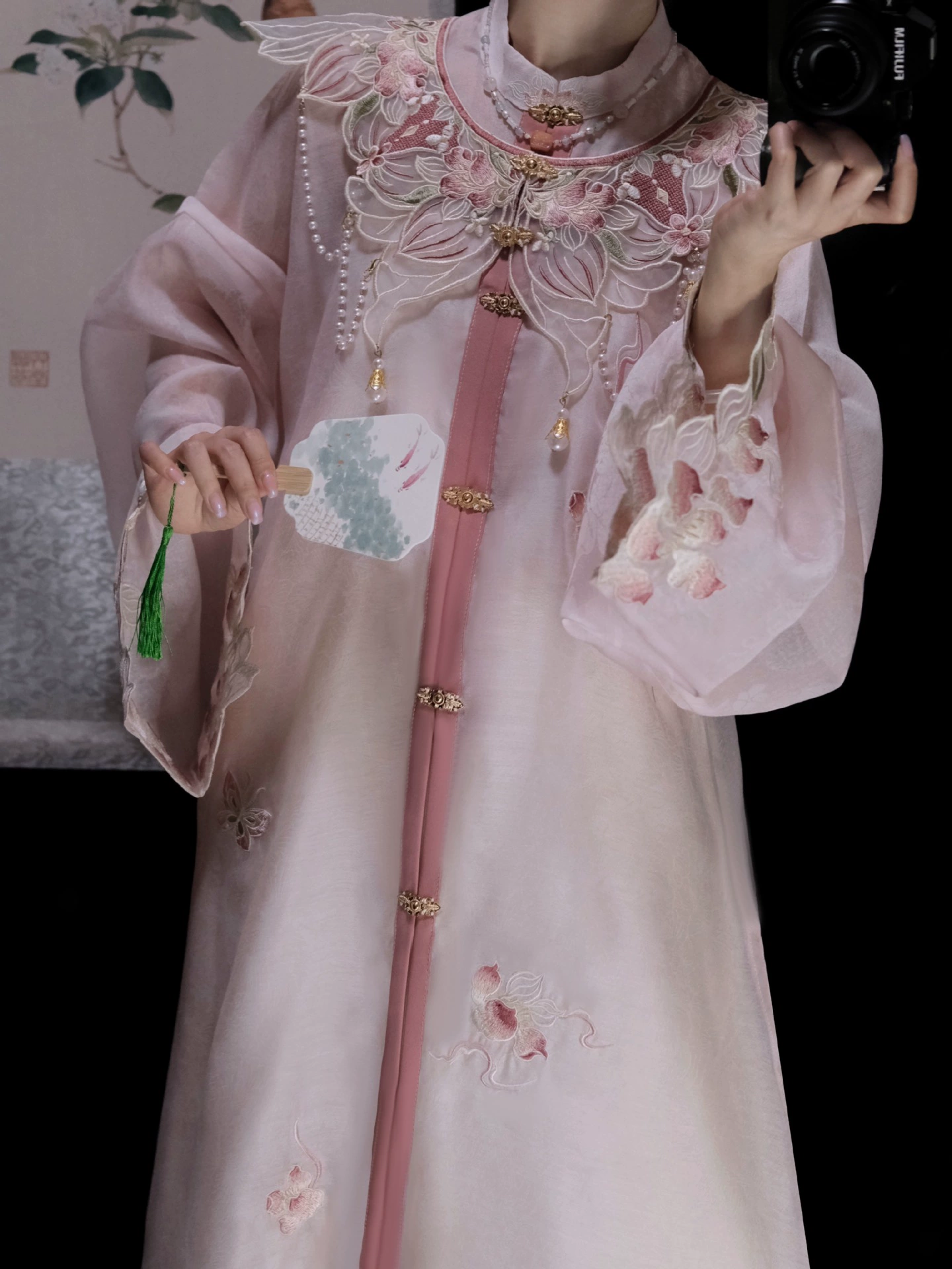 Оригинальный комплект Hanfu с дизайном персикового цвета для женщин: рубашка с воротником-стойкой в ​​стиле Мин и заколка для весенней и летней повседневной одежды.