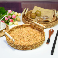 卸売: 籐ハンドルトレイ、ラウンドフルーツプレート、朝食プレート、フルーツプレート、ホテルB&Bスナックパンディナープレート
