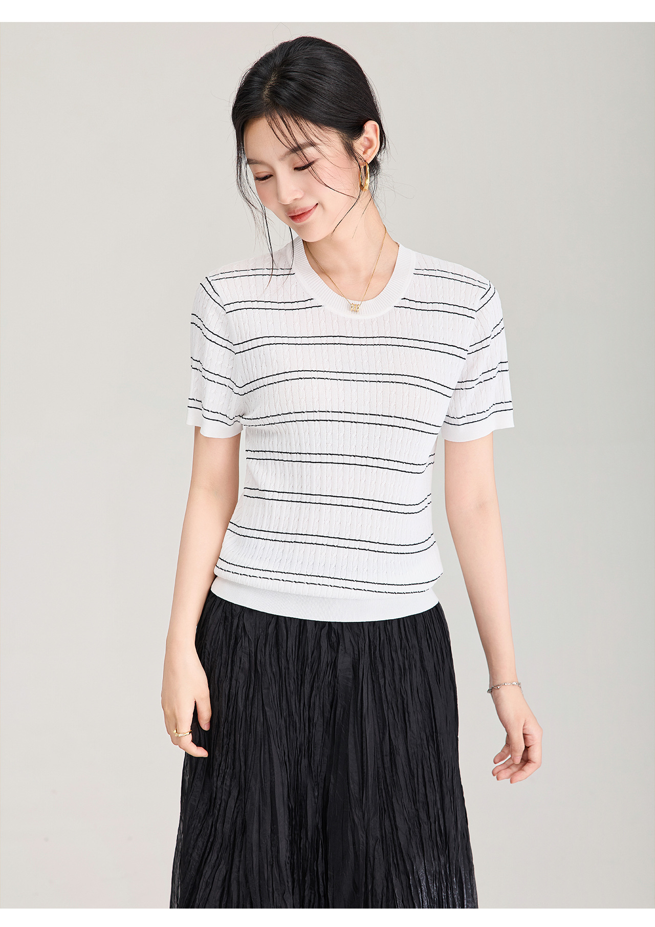 Áo thun dệt kim tay ngắn cổ tròn họa tiết sọc vintage nữ — màu xanh navy chi tiết 24